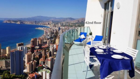 Deluxe Penthouse on the 42nd floor with amazing sea views